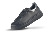 Ladies' sports shoes in black and silver