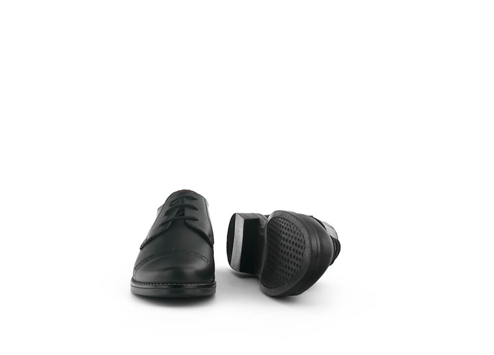 Детски официални обувки в черен цвят 360° placeholder image