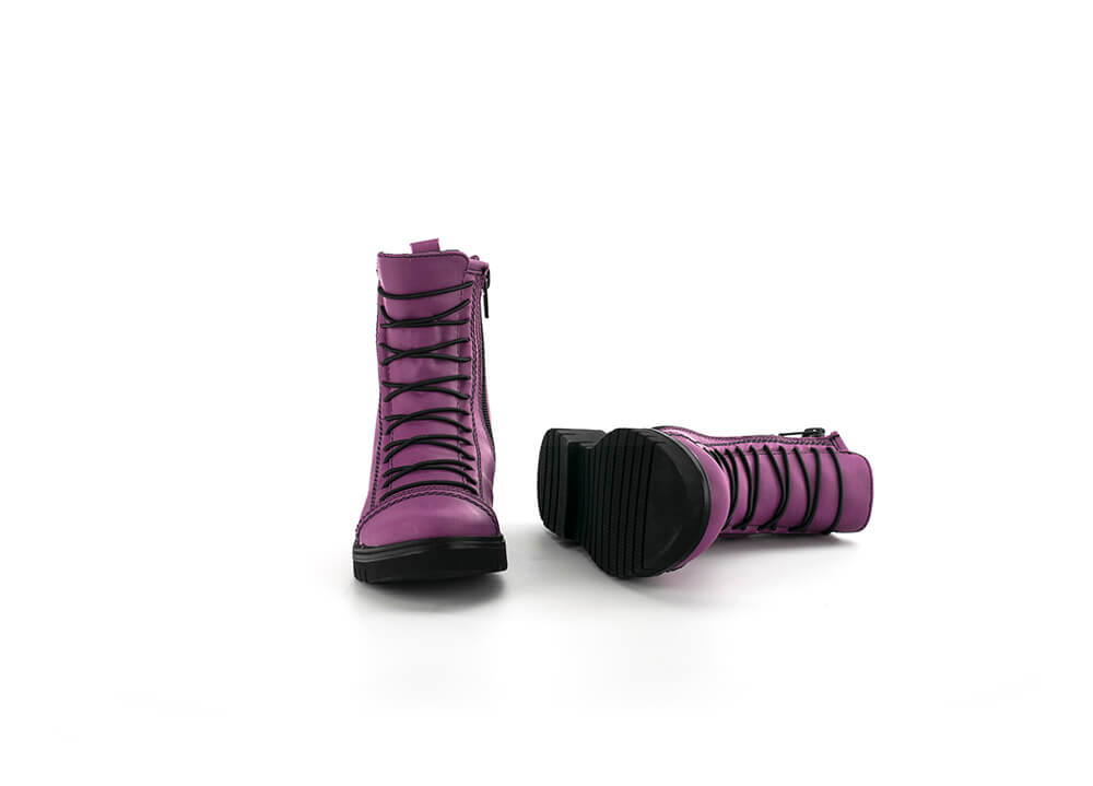 Kids' boots in light purple color 360° placeholder image
