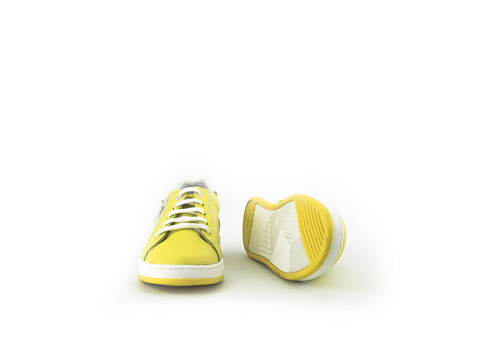 Детски спортни бувки в жълт шагрен 360° placeholder image