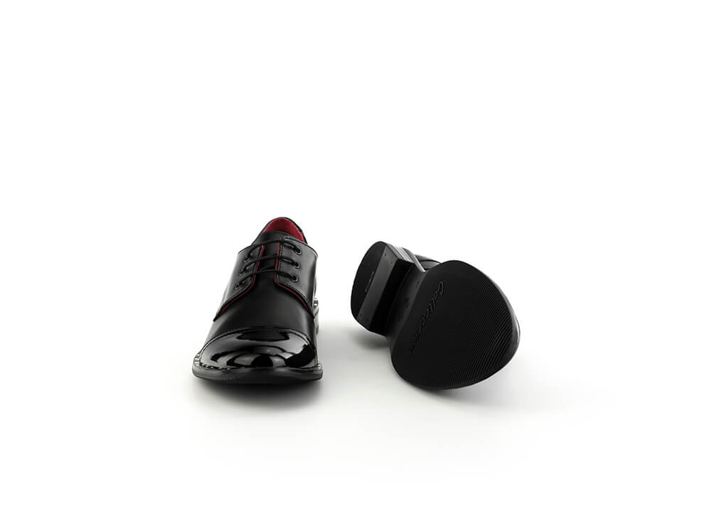 Дамски елегантни обувки в черна напа и черен лак 360° placeholder image