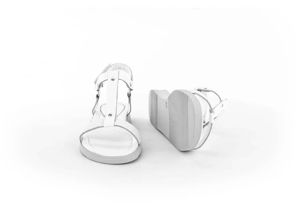 Ladies' sandals in white shagreen 360° placeholder image