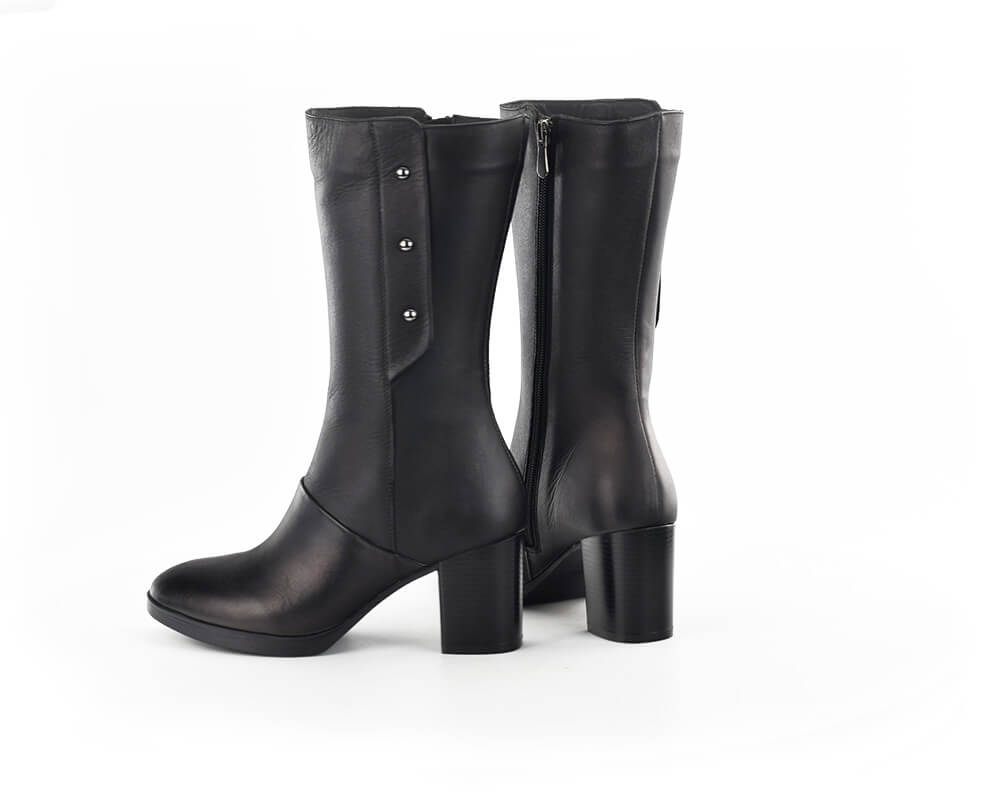 Black ladies' boots with zipper and high heel 360° Image