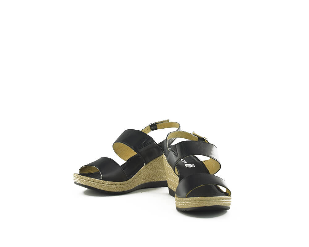 Ladies' sandals in black 360° Image