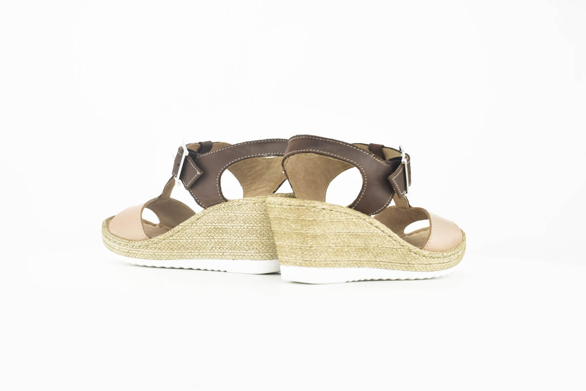 Ladies' brown sandals 360° Image