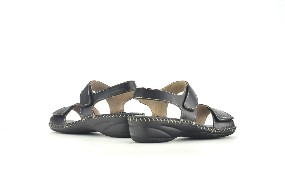 Ladies' black sandals 360° Image