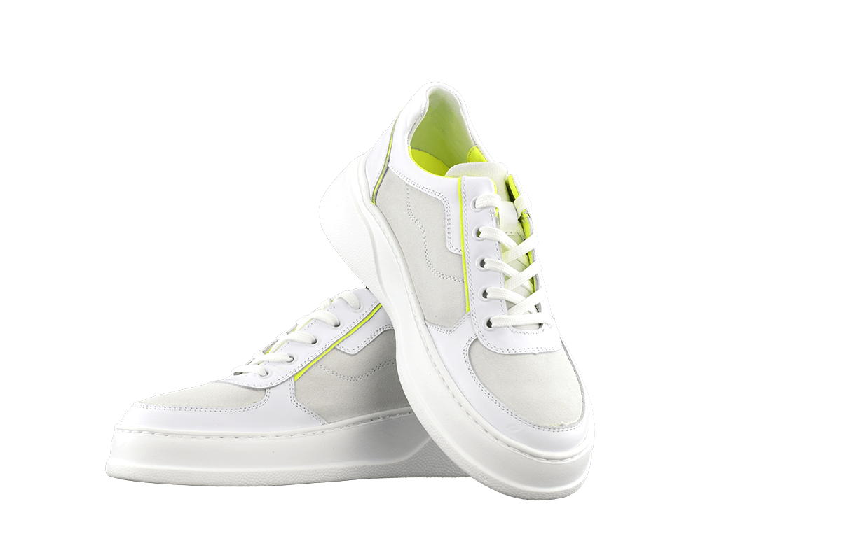 Ladies' sports shoes in white and electric green 360° Image