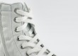 Детски спортни обувки в бял цвят и сребърна лента Thumb