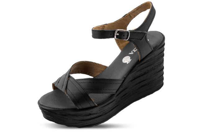 Дамски сандали на платформа в черен цвят