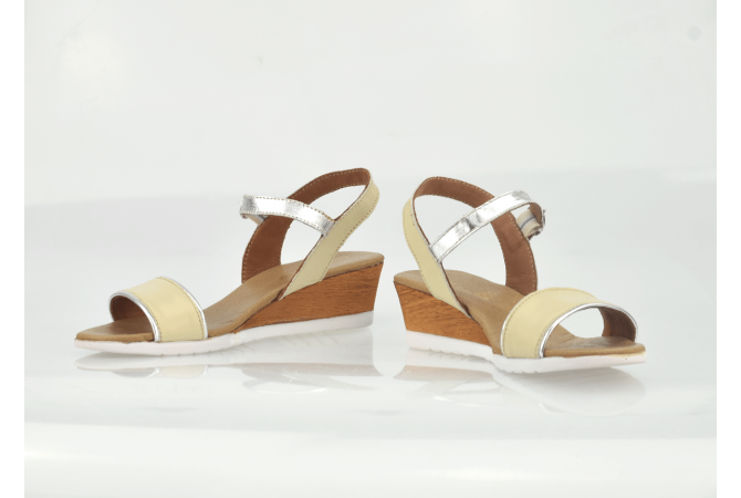 Ladies' sandals in beige and silver