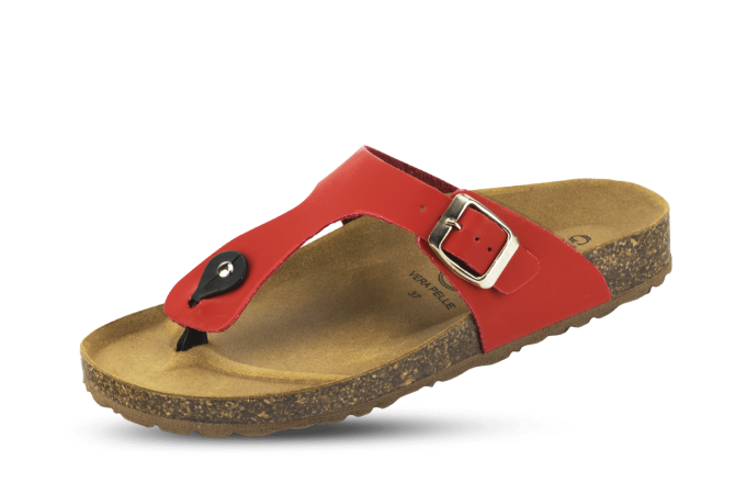 Ladies' slippers in red color