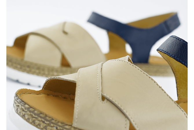 Ladies' sandals in beige and blue colour