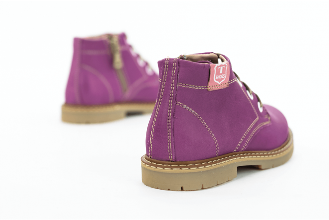 Kids' boots in purple-pink color