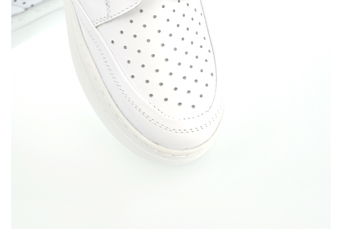 Ladies' everyday white shoes