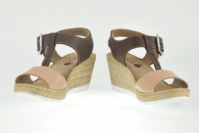 Ladies' brown sandals