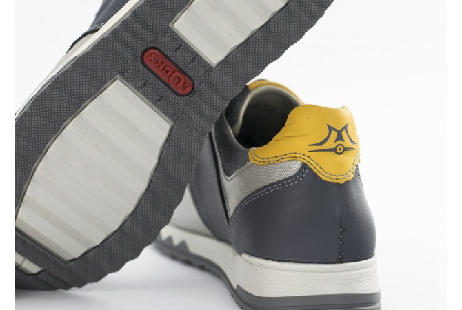 Kids' sneakers in grey and yellow colour