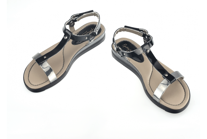 Ladies' sandals in black and silver