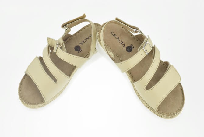 Ladies' beige sandals