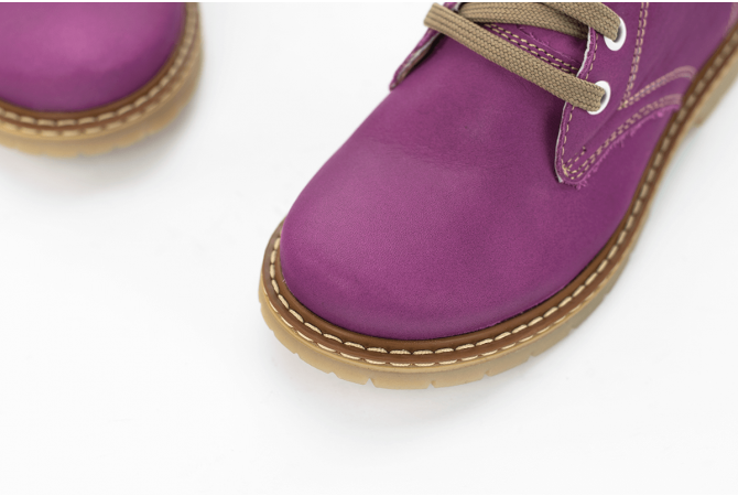 Kids' boots in purple-pink color