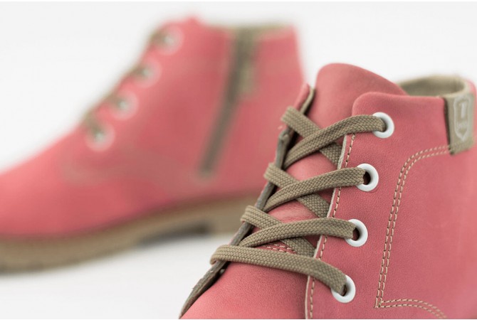 Children's boots from pink nappa