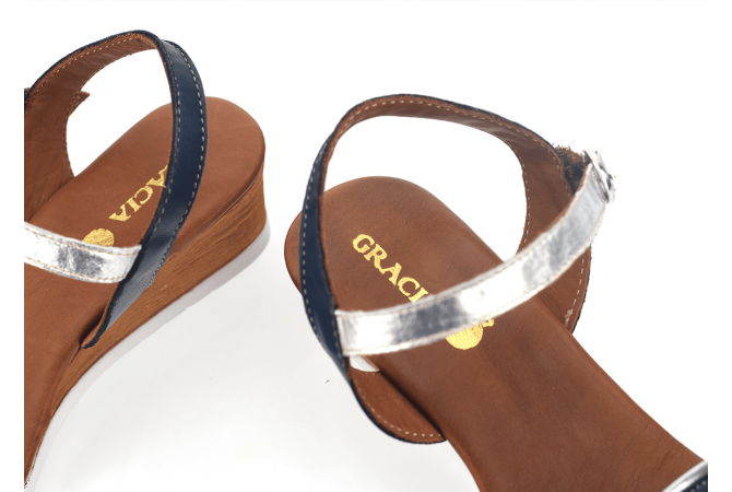 Ladies' sandals in blue and beige