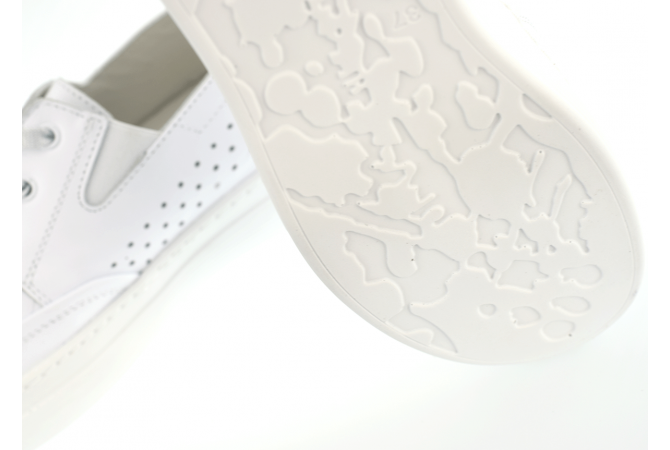 Ladies' everyday white shoes