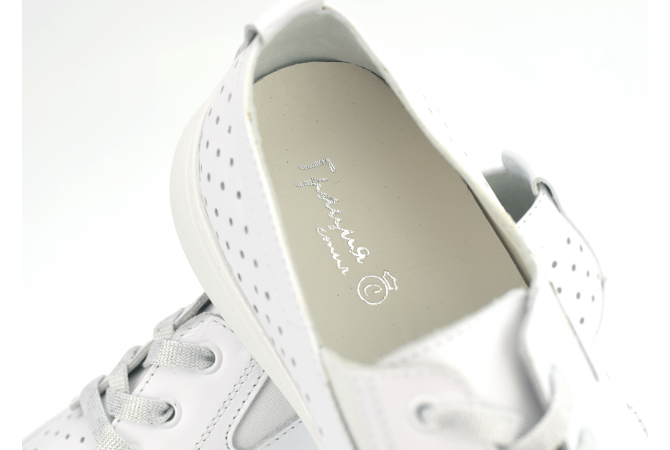 Ladies' everyday white shoes