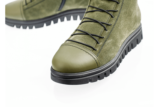 Ladies' sports boots in olive colour