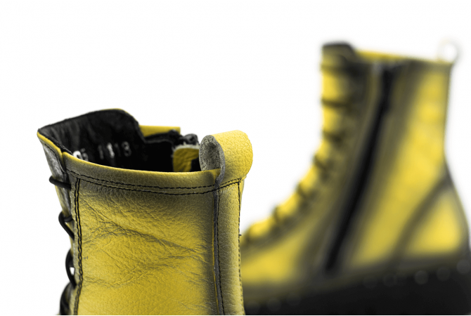 Kids' boots in yellow color