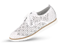 Дамски бели обувки с перфорация Цвят: Бял Цена: 70.40лв.